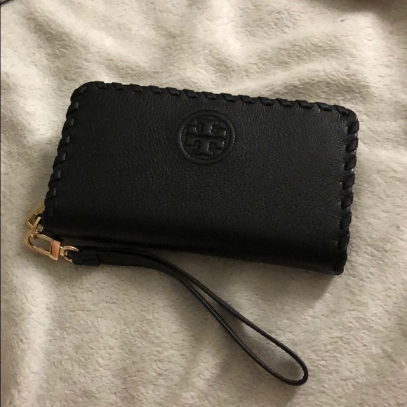 Tory Burch Handbags - New with tag tory burch black wristlet wallet